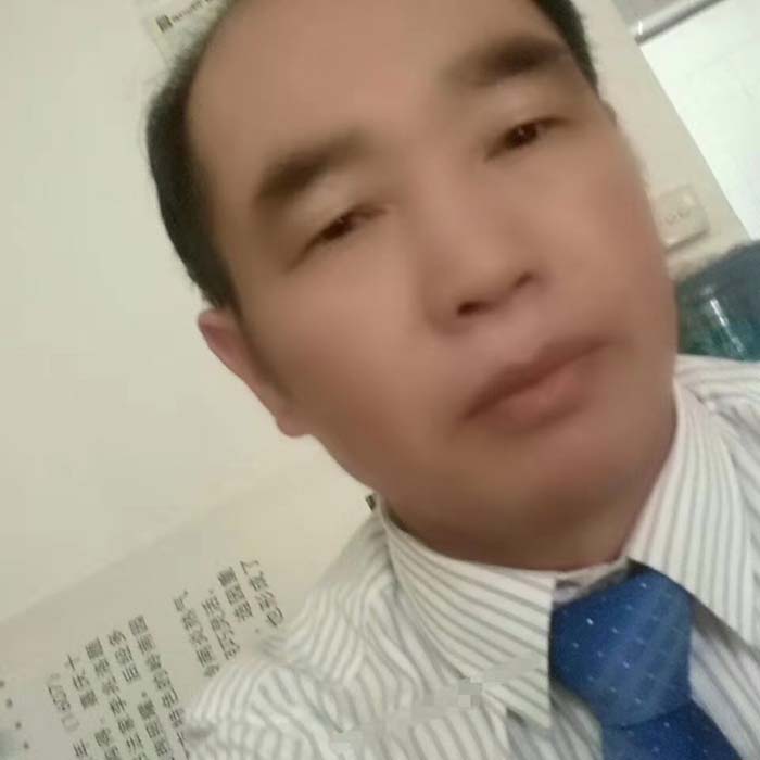 黄平安书法艺术家照片4